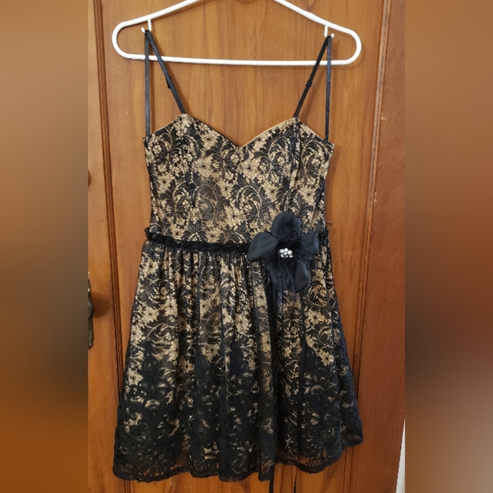 Elegant Black and Gold Lace Dress